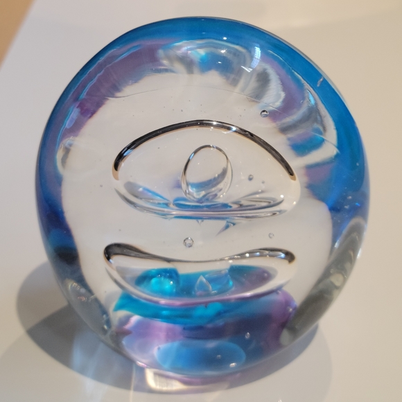 Large Art Glass Paperweight - Picture 8 of 8